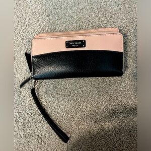 Kate Spade Wallet / Wristlet